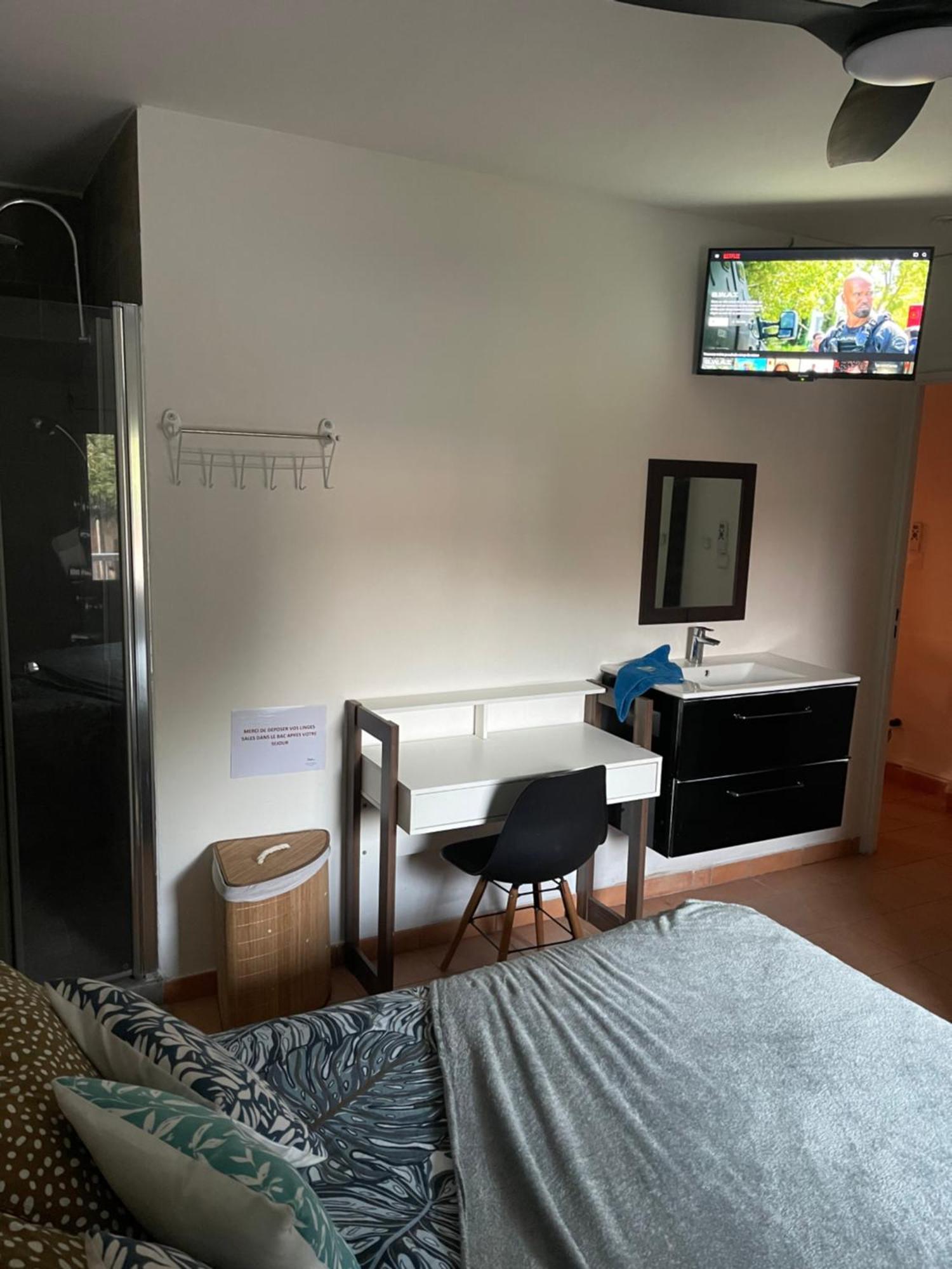 Casa Coliving Avec Chambre Salle De Bain Individuelles Privatives Saint Pierre Exterior photo